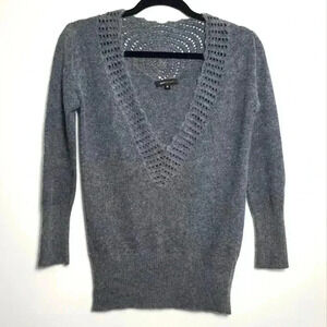 BCBGMAXAZRIA Gray Wool Blend Vneck Sweater with 3/4 Sleeve Size Medium